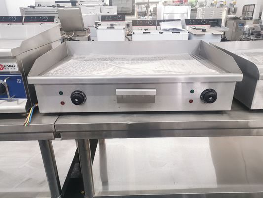 Grilleuse électrique avec construction en acier inoxydable et réglage de la température