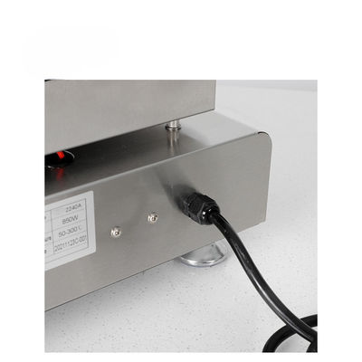 Machine à faire des gaufres commerciales de 110 V avec une plage de température de 50 à 300 °C et une conception compacte